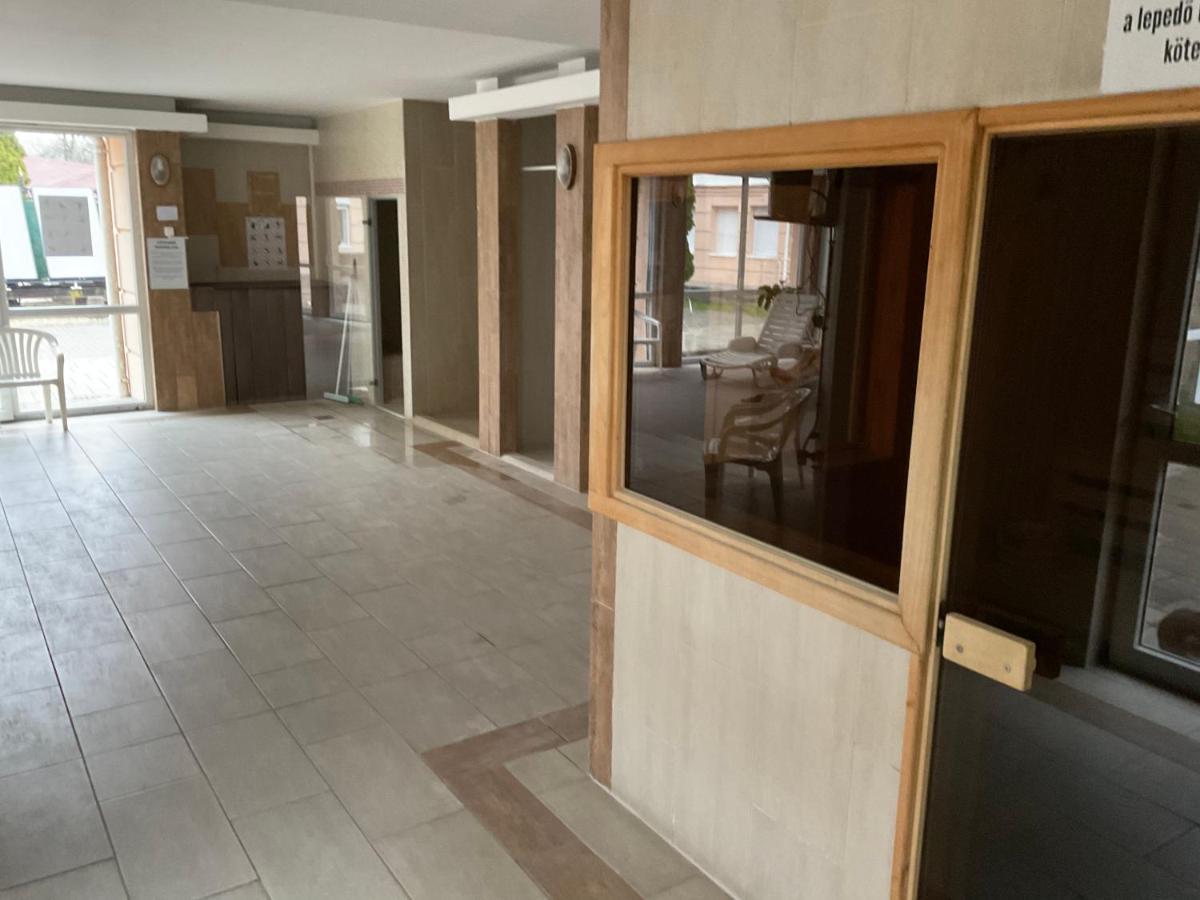 Sport Apartman Hajduszoboszlo Exterior photo